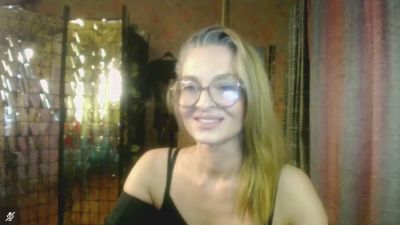 Soniapoledance live cam on Cam4