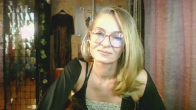 Soniapoledance live cam on Cam4
