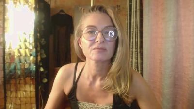Soniapoledance live cam on Cam4