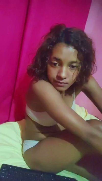 Soniastecy live cam on Cam4