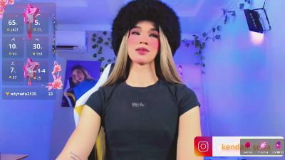 Sophiaa_dolll_ live cam on Cam4