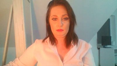SophieFlirty live cam on Cam4