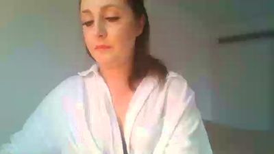 SophieFlirty live cam on Cam4