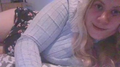 Sophiebabe1 live cam on Cam4