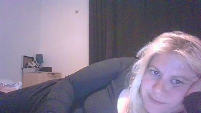 Sophiebabe1 live cam on Cam4