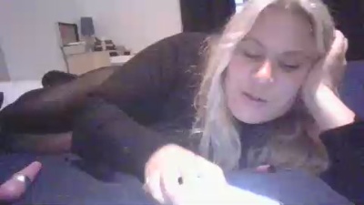 Sophiebabe1 live cam on Cam4