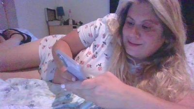 Sophiebabe1 live cam on Cam4