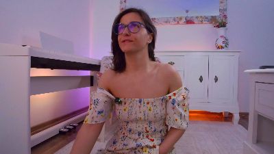 SophieeeRain live cam on Cam4
