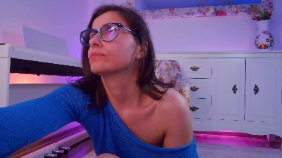 SophieeeRain live cam on Cam4