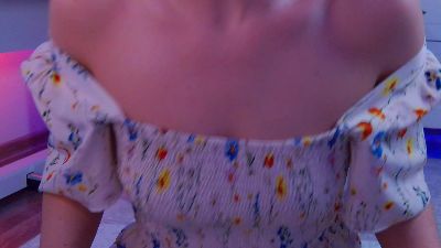 SophieeeRain live cam on Cam4