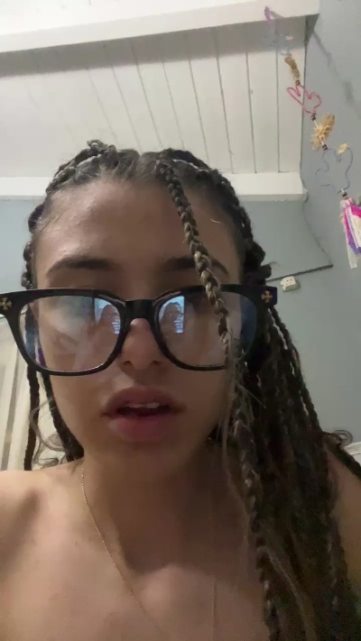 Sophiiee live cam on Cam4
