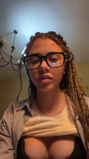 Sophiiee live cam on Cam4