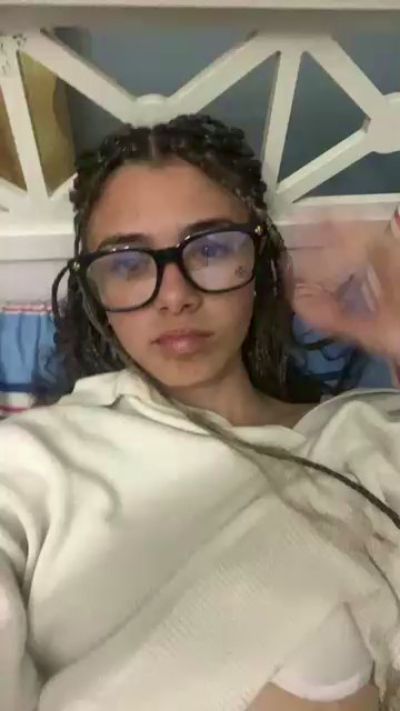 Sophiiee live cam on Cam4