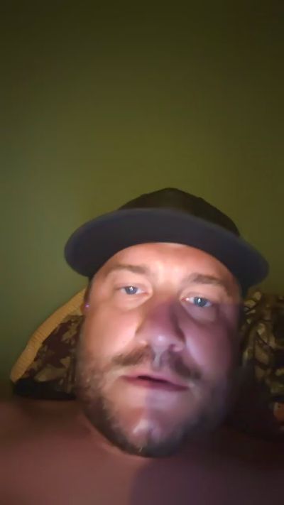 SorryMoM2525 live cam on Cam4