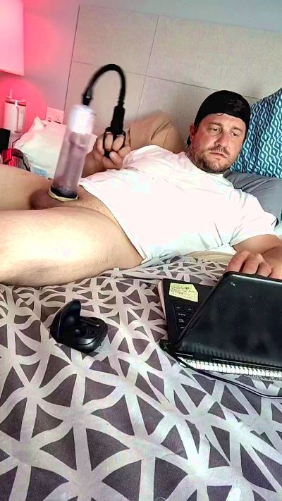SorryMoM2525 live cam on Cam4