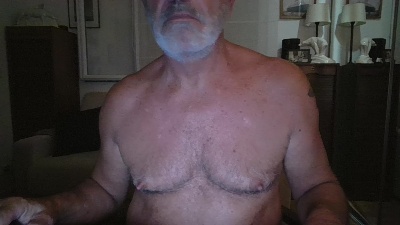 SouthmaleFR live cam on Cam4