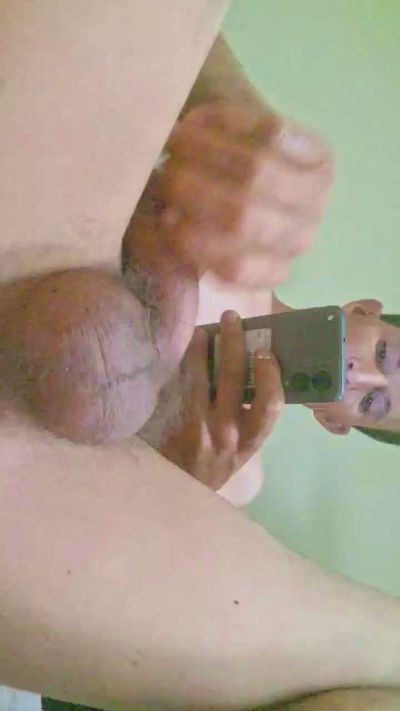 Soytullo_23 live cam on Cam4