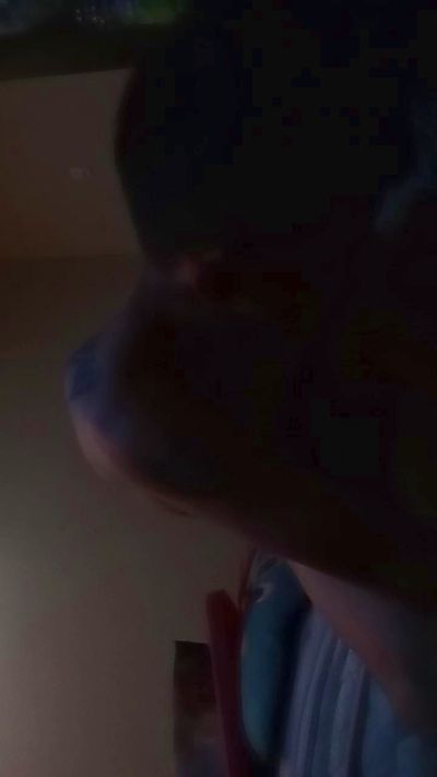 Soytullo_23 live cam on Cam4
