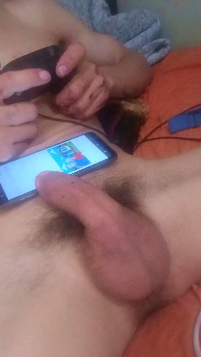Soytullo_23 live cam on Cam4