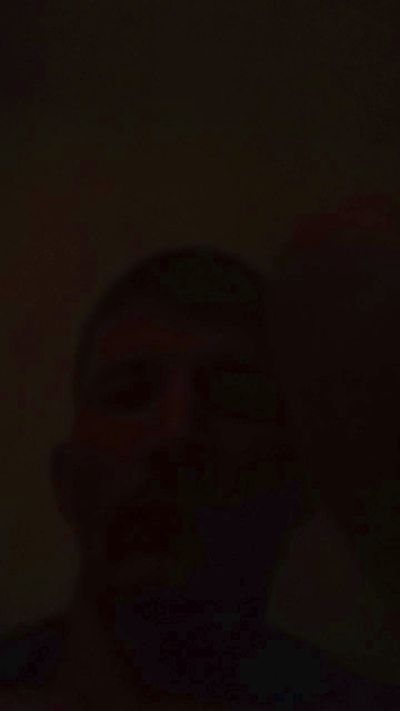 Soytullo_23 live cam on Cam4