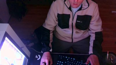 Spritzer1411 live cam on Cam4