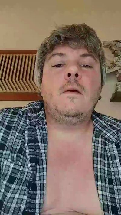 Spyder698 live cam on Cam4