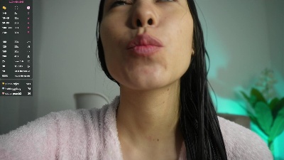 SquirtTeen live cam on Cam4