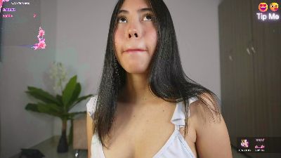 SquirtTeen live cam on Cam4