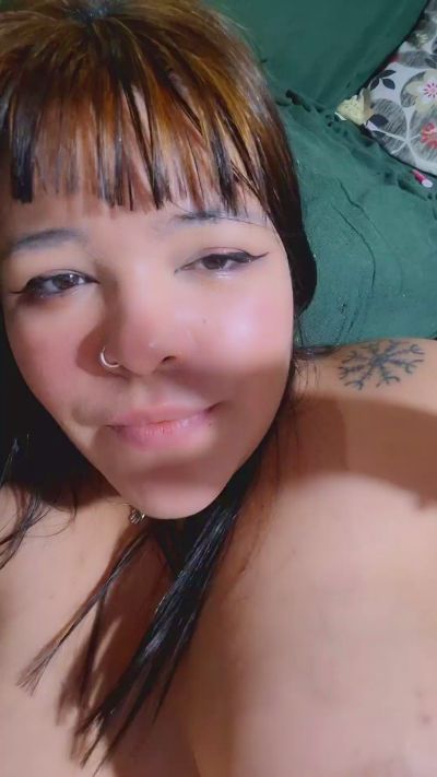 Squirtbonnye live cam on Cam4