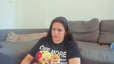 SquirtyLady41 live cam on Cam4