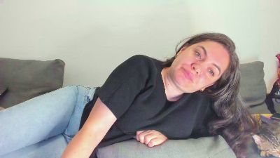 SquirtyLady41 live cam on Cam4