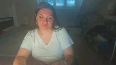 SquirtyLady41 live cam on Cam4