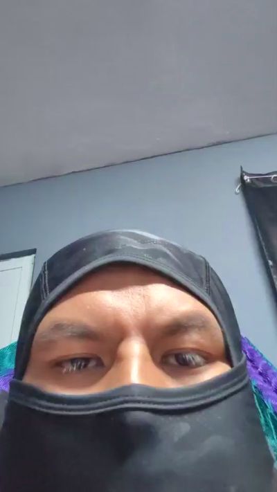 Srfrogs9999 live cam on Cam4