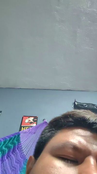 Srfrogs9999 live cam on Cam4