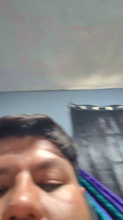 Srfrogs9999 live cam on Cam4