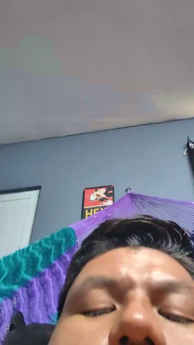 Srfrogs9999 live cam on Cam4