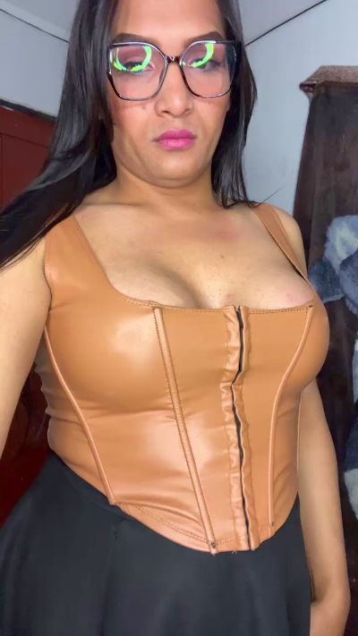 SrtaCharlotte live cam on Cam4