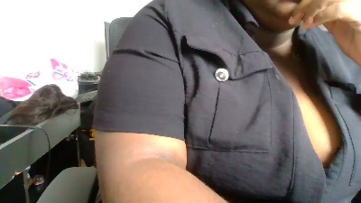SrtaLuiza live cam on Cam4