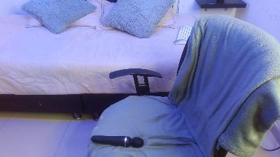 Srta_saraa live cam on Cam4