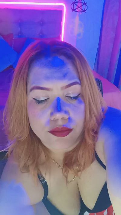Srta_saraa live cam on Cam4