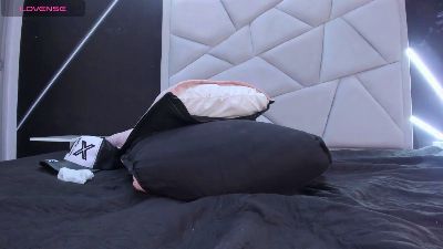 Ssombra_1 live cam on Cam4