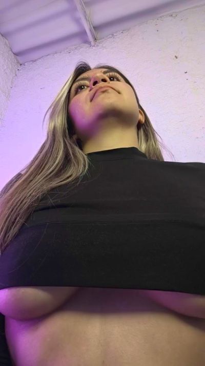 SsweetBlueberry live cam on Cam4