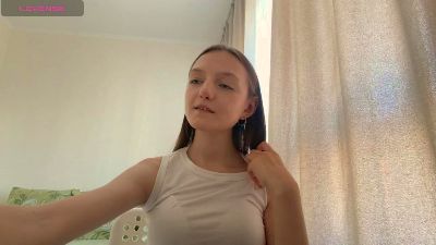 StaciaNeujahr live cam on Cam4