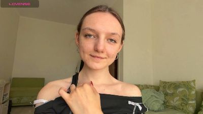 StaciaNeujahr live cam on Cam4