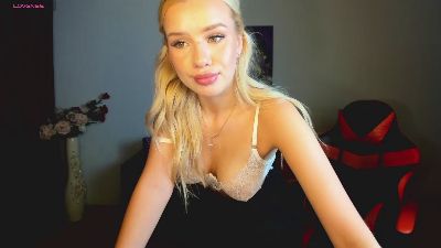 Stacy_West live cam on Cam4