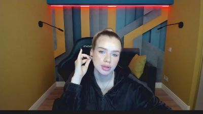 Stacy_West live cam on Cam4