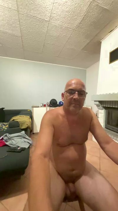 Stan30130 live cam on Cam4