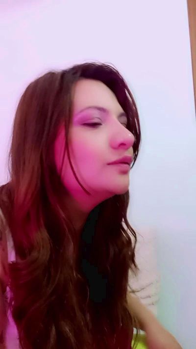 Star_rose18 live cam on Cam4
