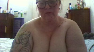 Starsquirt79 live cam on Cam4