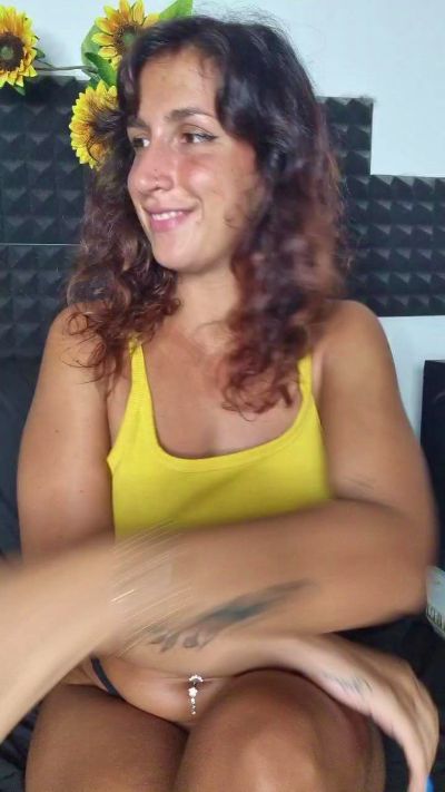 StefaniaPT live cam on Cam4